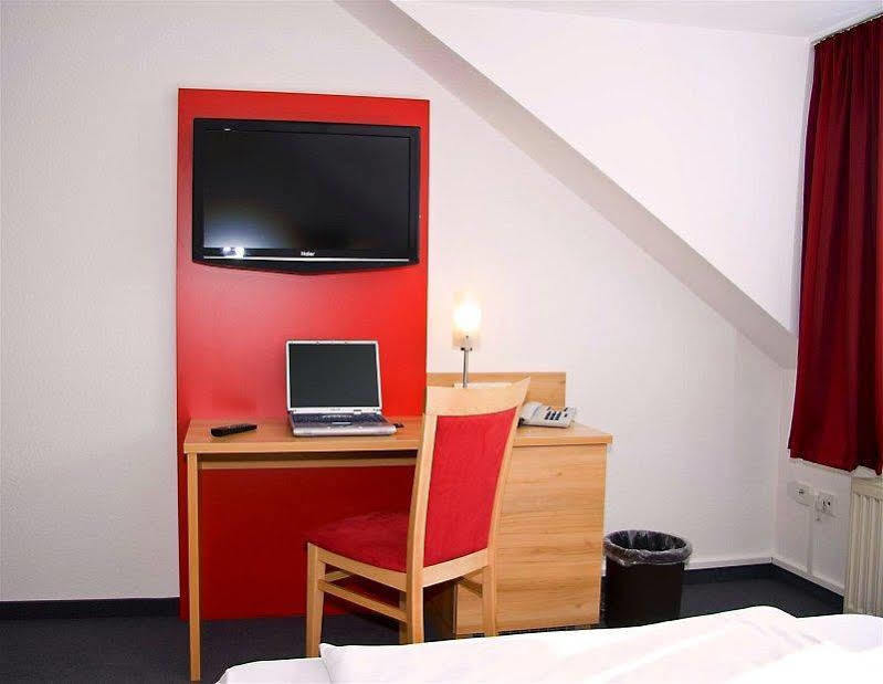 Airport Hotel Karsten Kolín nad Rýnem Exteriér fotografie